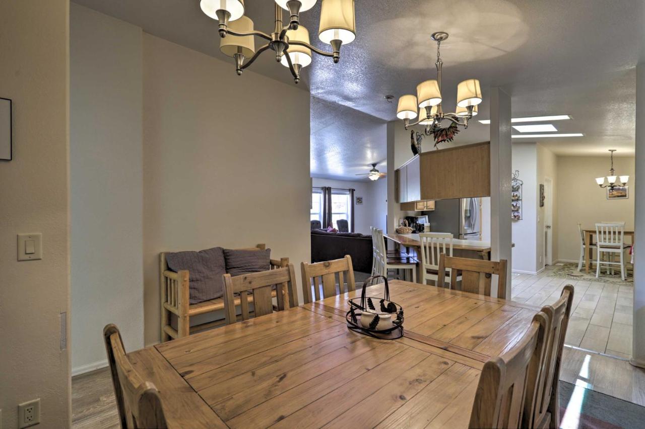 Rustic Retreat Moab Townhome With Grill And Fire Pit Luaran gambar