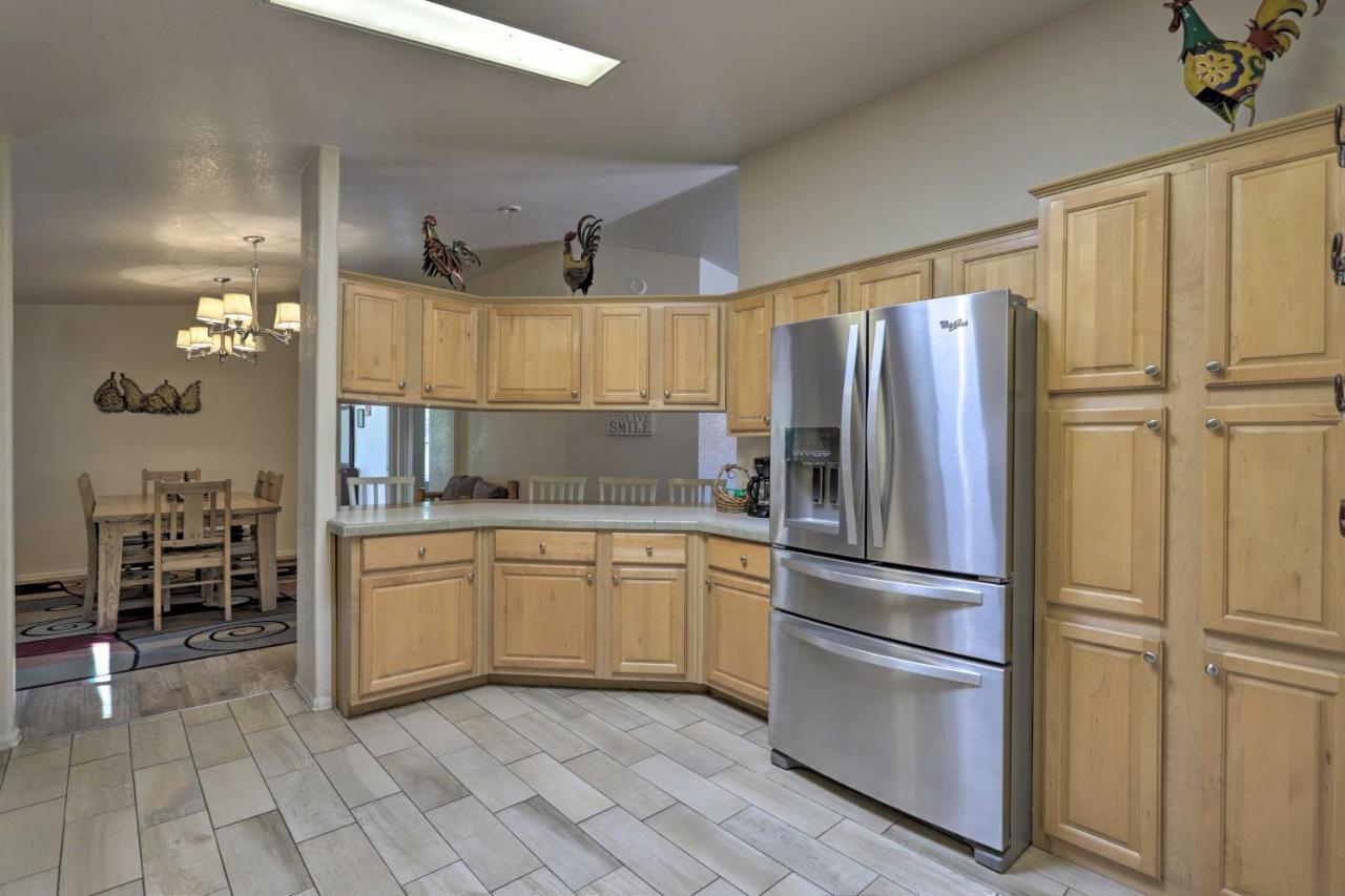 Rustic Retreat Moab Townhome With Grill And Fire Pit Luaran gambar