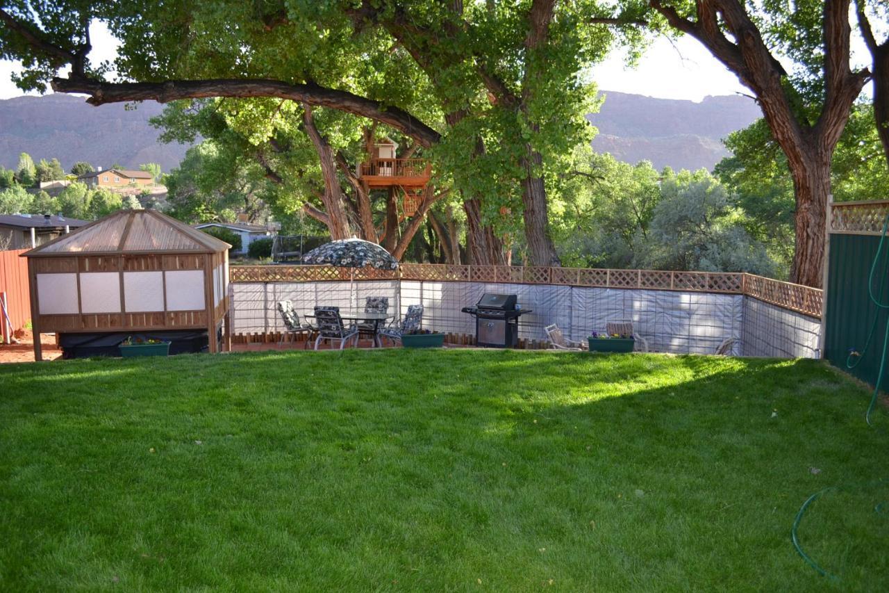 Rustic Retreat Moab Townhome With Grill And Fire Pit Luaran gambar